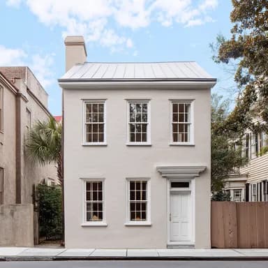 Gorgeous house - a new home buyer who learned about credit score tips on Homebuyer.com